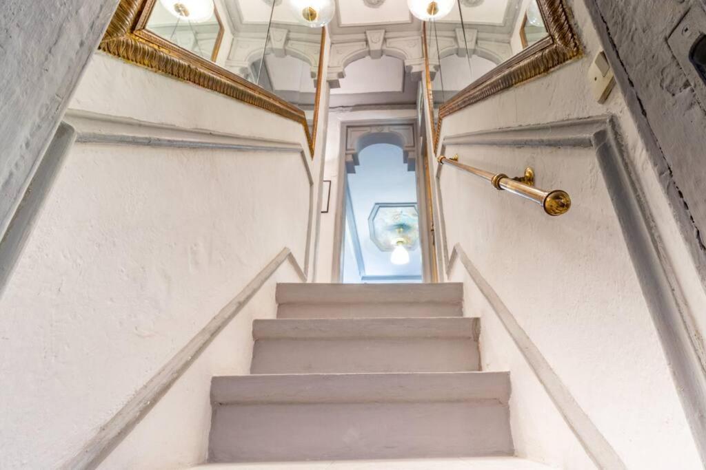 Ferienwohnung Firenze Duomo 400 Metri *Dimora Degli Specchi* Exterior foto